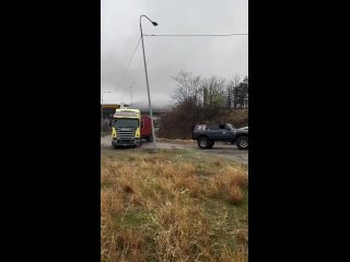 the hero’s suv pulled out a stuck van, but the cable turned out to be more powerful